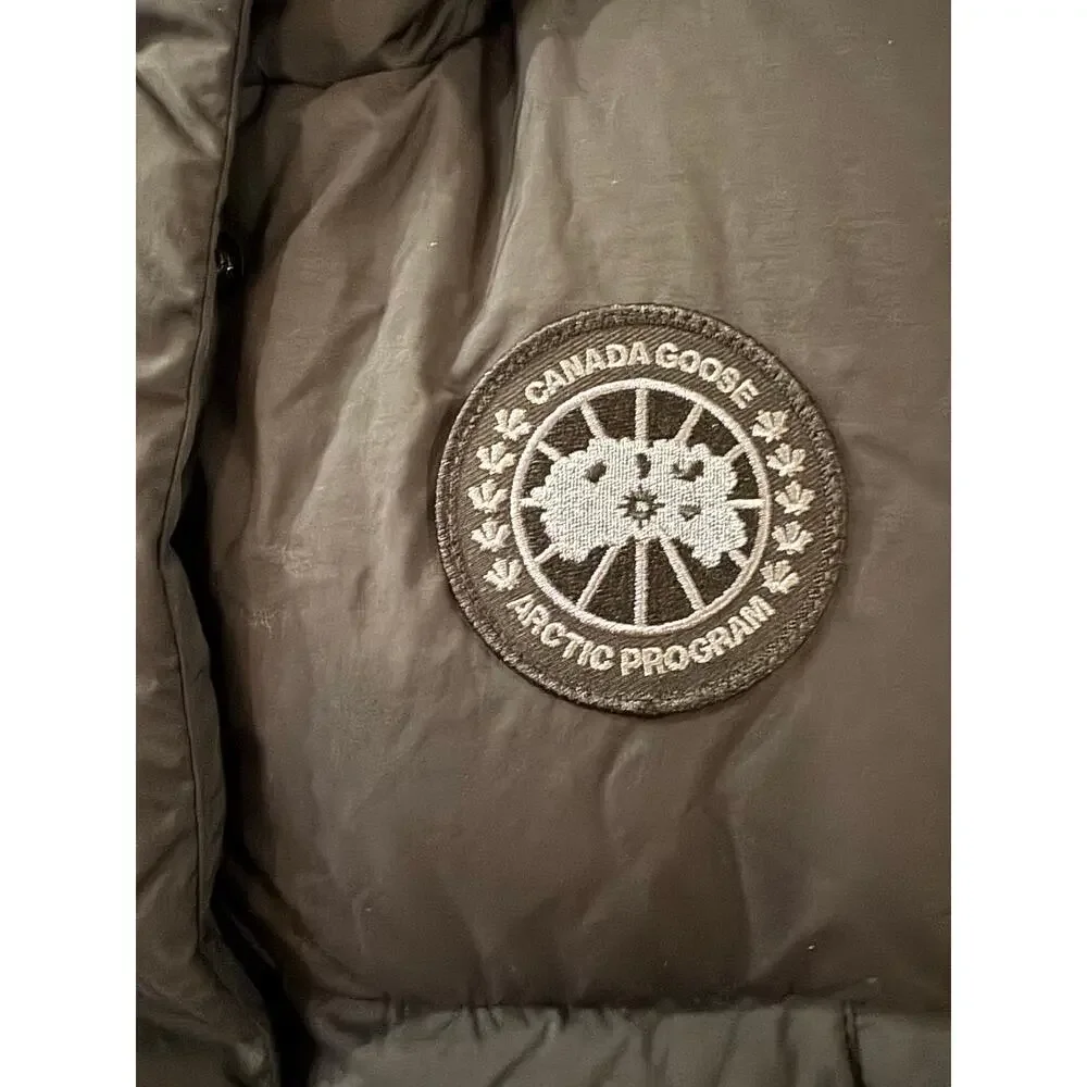 Embrace the Chill: Canada Goose Junction 750 Fill Power Down Puffer Vest (NEW)